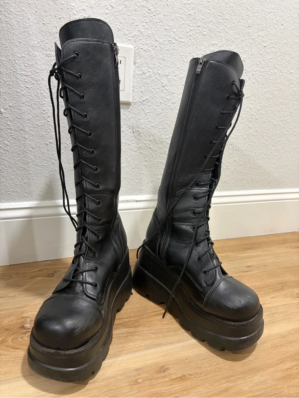 N/A bold black